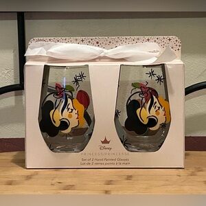 Set of 2 Disney Princess Snow White Hand Painted Wine Glasses Made By Magenta